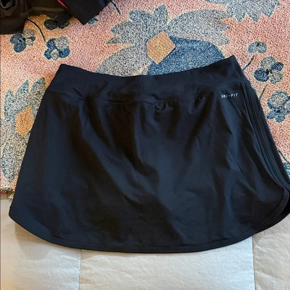 Nike Dri-FIT Black Performance Skirt - NWT - Picture 2 of 3